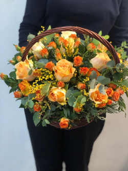 Корзина с розами Мандаринка