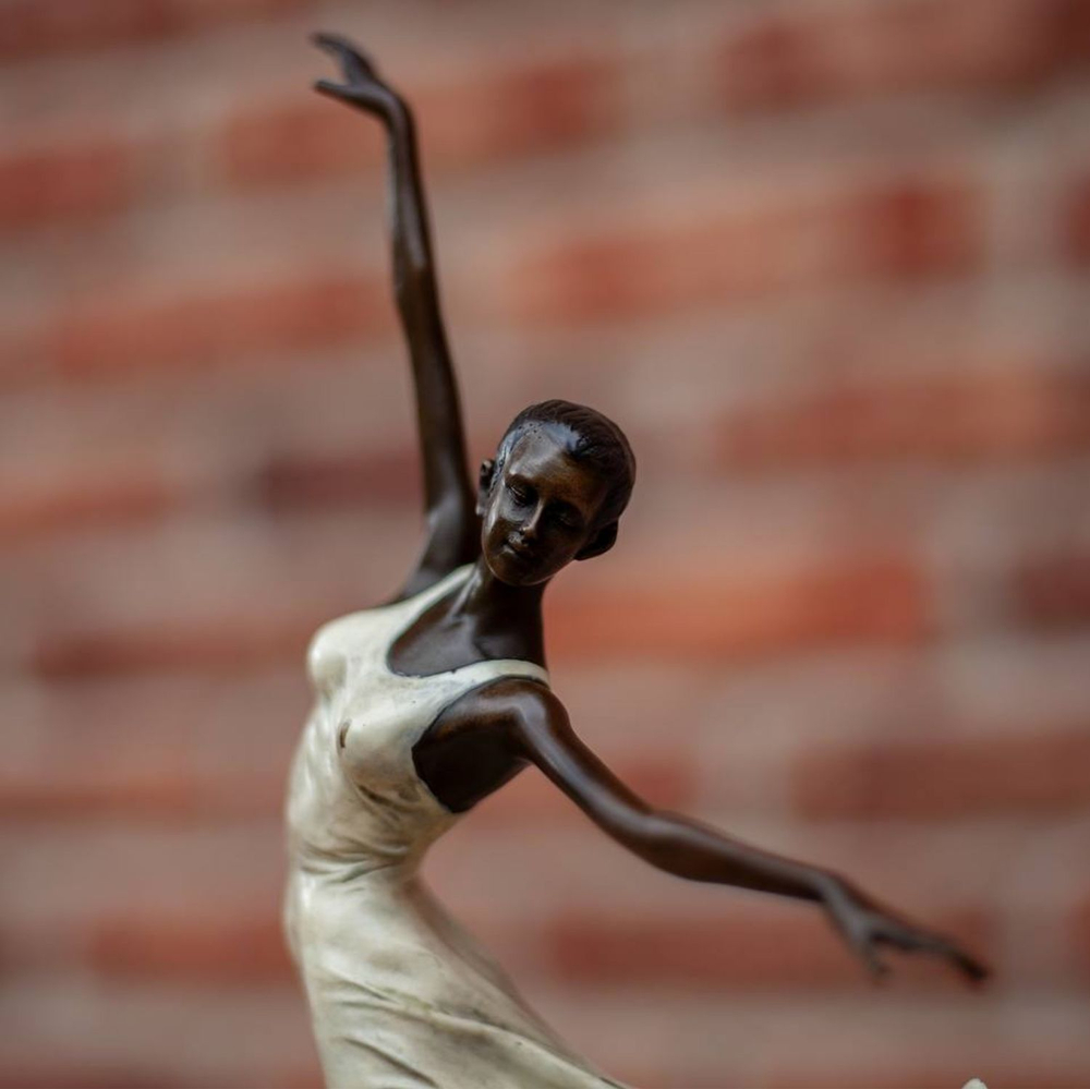 Бронзовая статуэтка