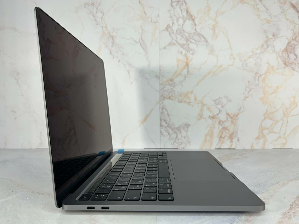 Ноутбук Apple Macbook PRO 13 A2251. Конфигурация: I5-1038NG7/16GB/512GB/Intel iris plus/MacOS Catalina/WQXGR