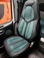 Чехлы Люкс VOLVO FH-13 после 2018 года: водитель от сиденья, пассажир от стойки кабины (один вырез под ремень) (экокожа, черный, зеленая вставка)