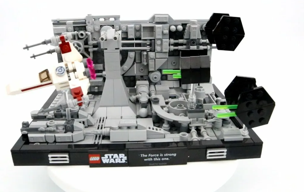 LEGO Star Wars 75329 «Диорама: Пролет над Звездой Смерти» — коллекционный набор для фанатов космической саги