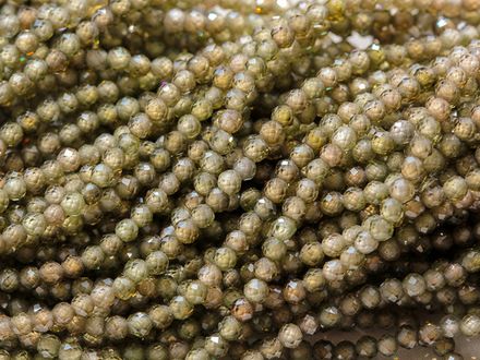 Фианиты 2мм, огранка (нить бусин)