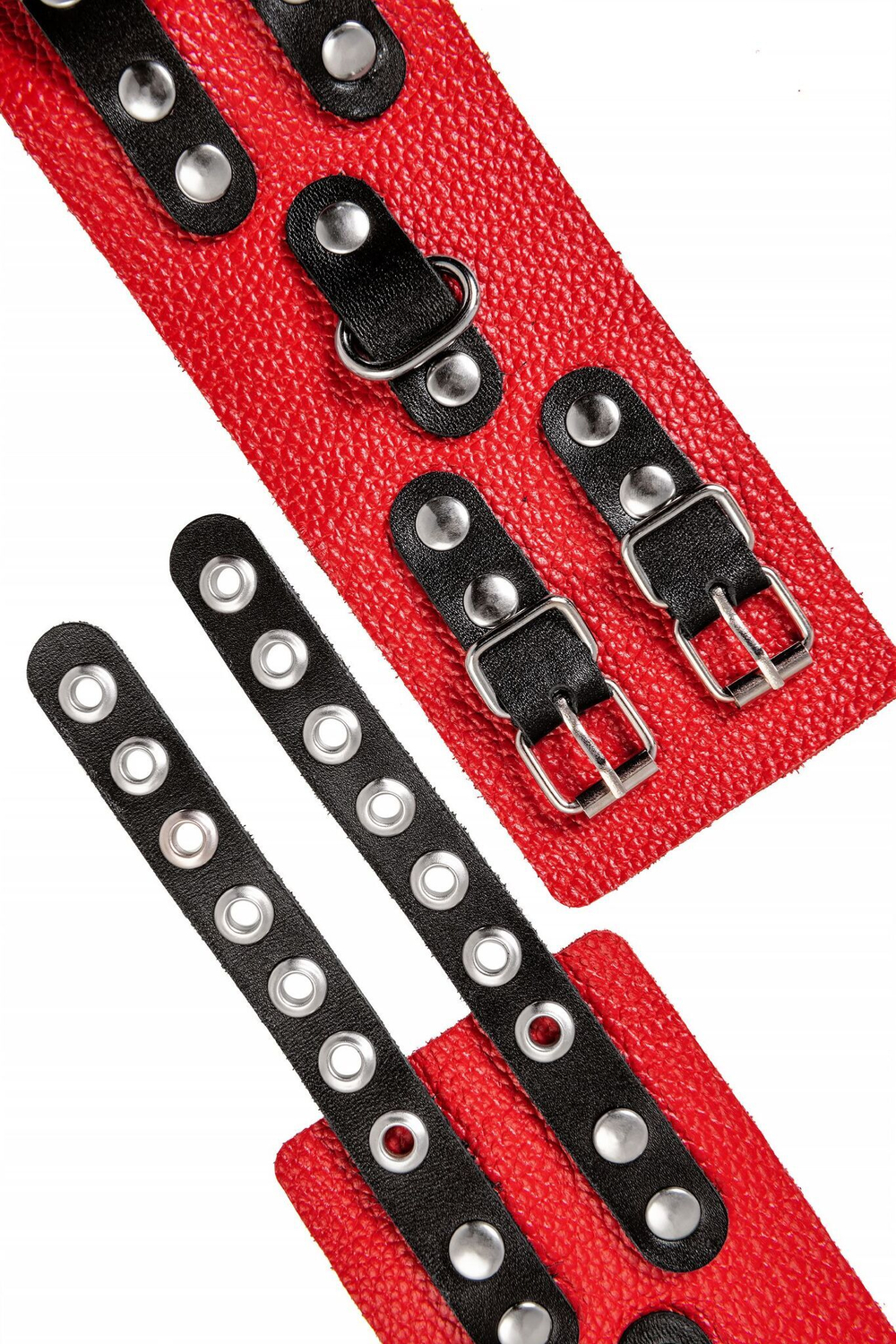 Красно-черные мягкие наручники с двумя ремешками с люверсами (Цвет: красный)