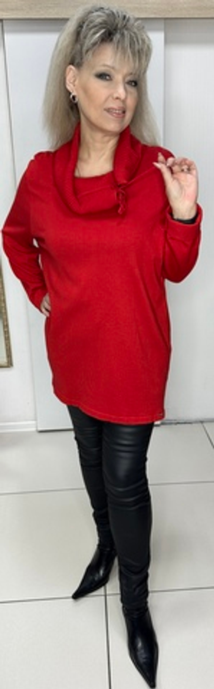 Красный джемпер-свитер