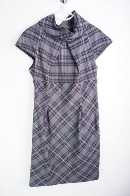 Платье плотное, визуально 42 размер