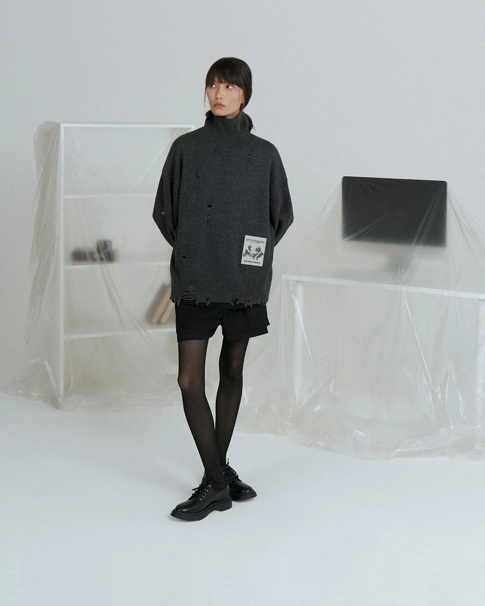 Свитер Une Petite Emeute Chess Rebels серый