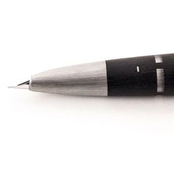 Перьевая ручка Lamy 2000 2