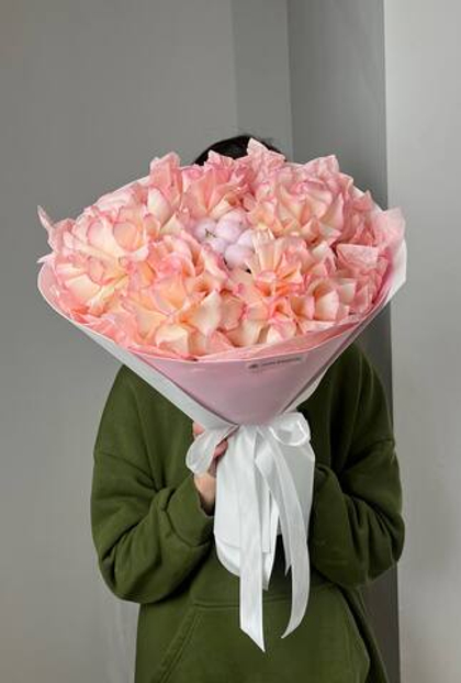 Букет из крупных розочек