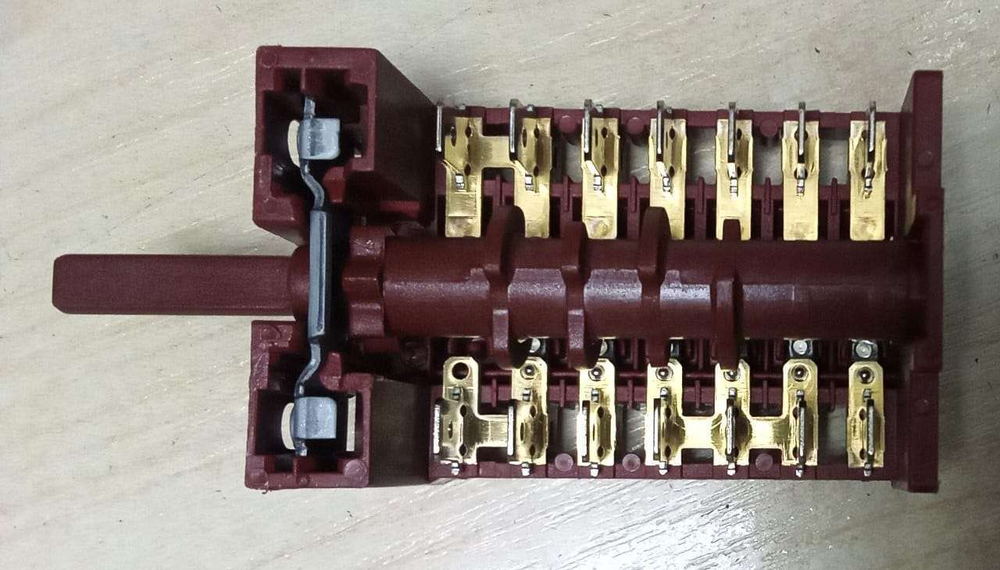 Переключатель духовки 7-поз., шток-23mm,16(4)A 250V