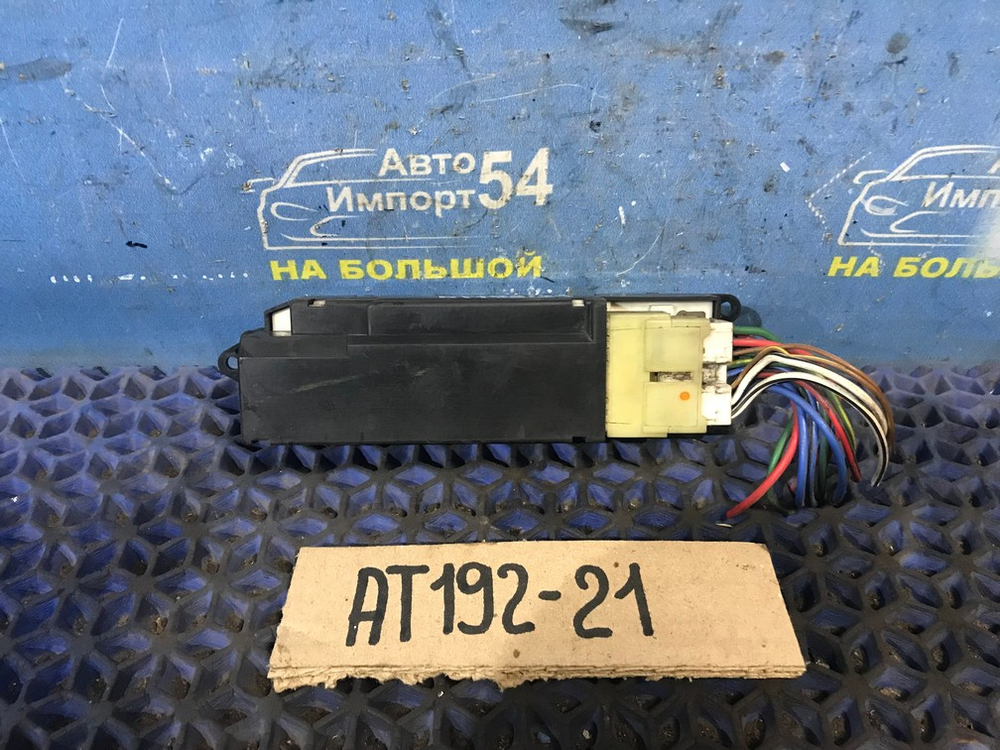 Блок управления стеклоподъемниками TOYOTA CARINA 1994