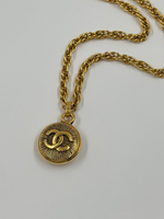 Кулон с лого Chanel