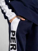 Спортивный костюм для мальчика в школу