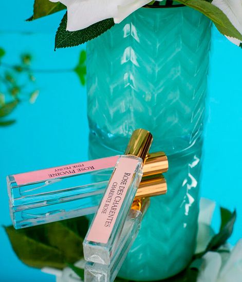 Букет белых роз в нефритовой вазе "ёлочка", Cote Noire