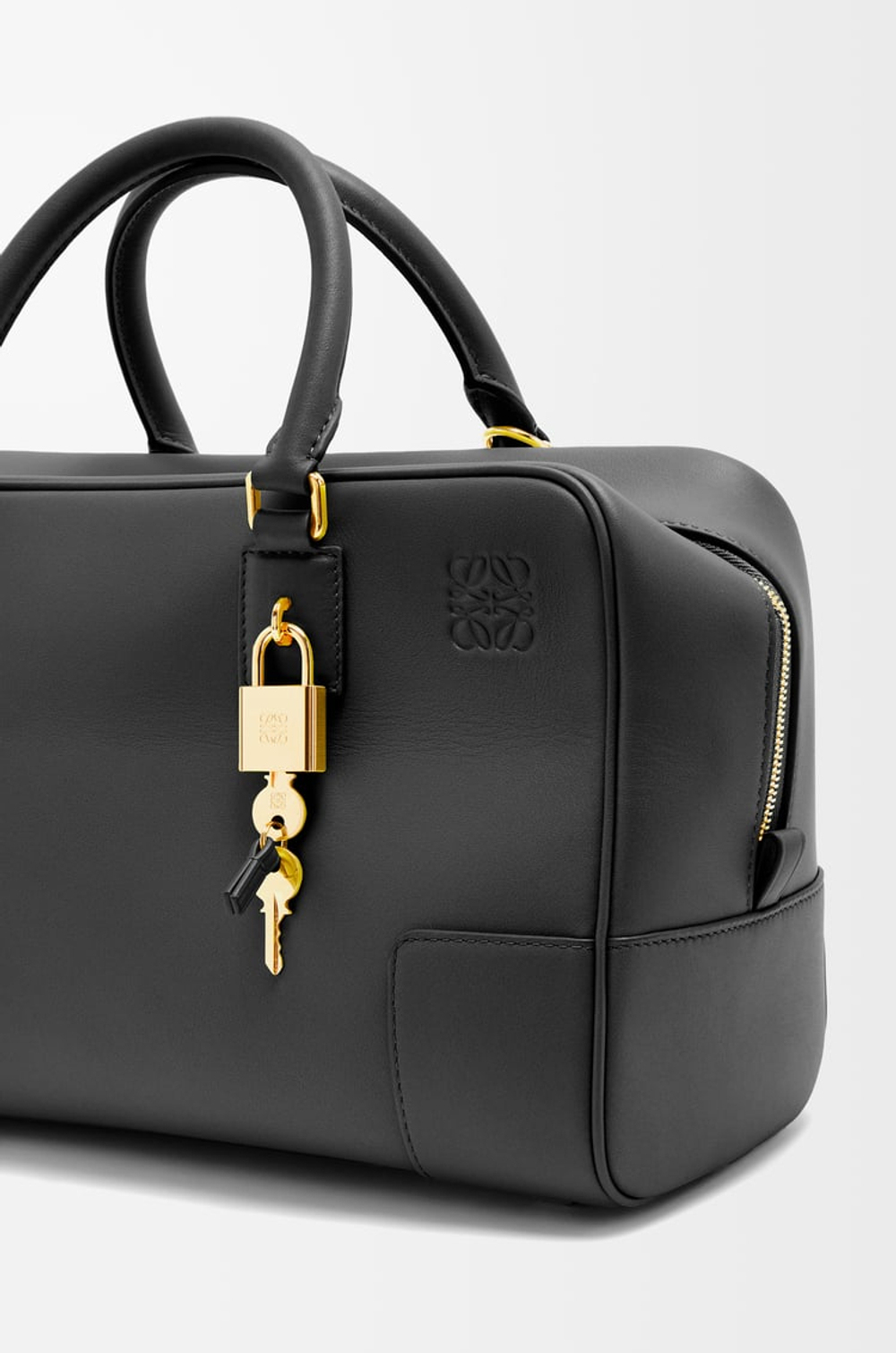 Loewe Сумка Amazona 28 из телячьей кожи наппа, черный