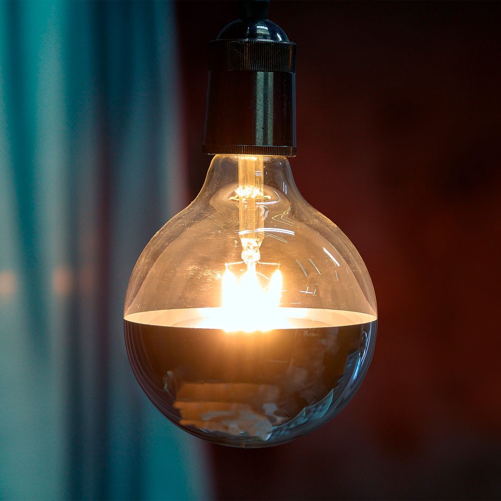 LED-G125-4W-4000K-E27-CL MIRROR-CHROME PLS02WH Лампа светодиодная. Форма шар. прозрачная колба с зеркальным отражателем. Серия Sky. Белый свет 4000K. Картон. ТМ Uniel