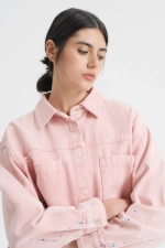 Рубашка джинсовая с принтом разбрызганной краски