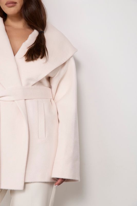 Пальто укороченное с широким воротником, молочный
