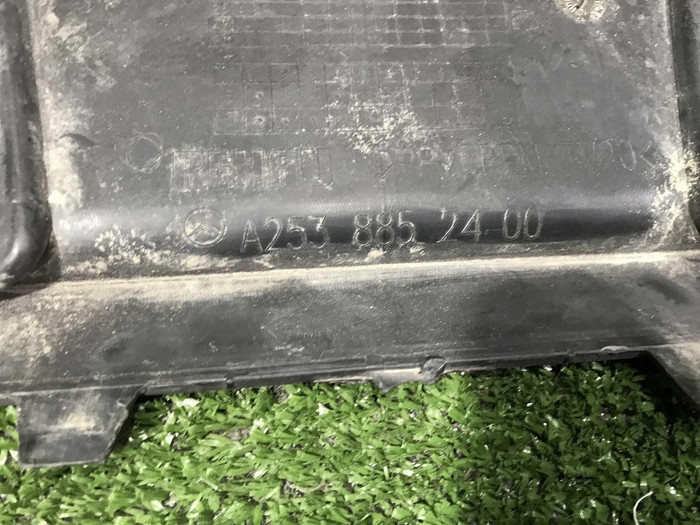 Решетка переднего бампера Mercedes GLC X253 (2015-2019) AMG