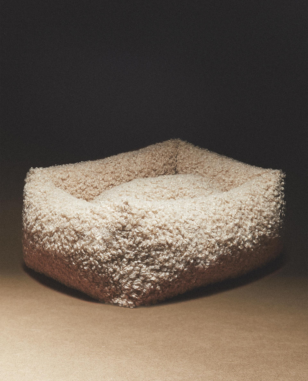 Лежак для животных Zara Home, с искусственным мехом, 20 50 65 см