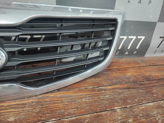 Решетка радиатора Kia Sportage 3 (SL) 10-14 Б/У Оригинал 863523W000