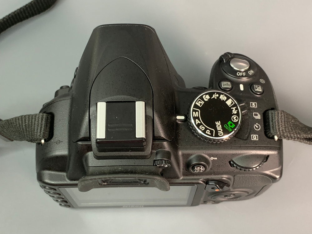 Nikon D3100 + kit 18-55mm 540 кадров