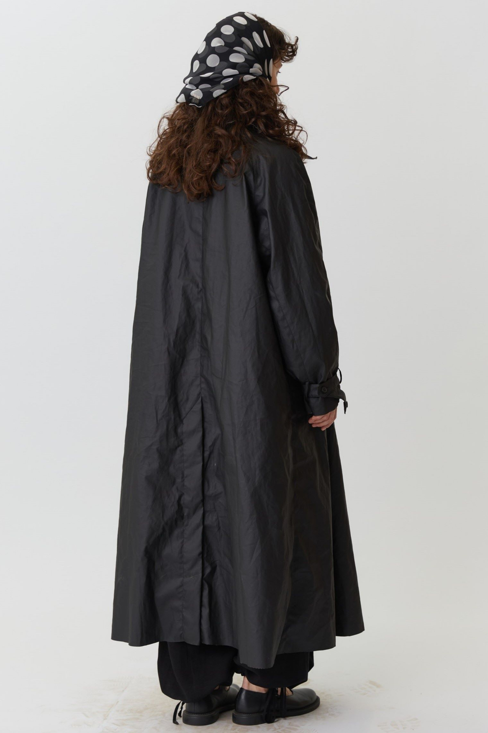 Косынка из шелка черная в белый горох