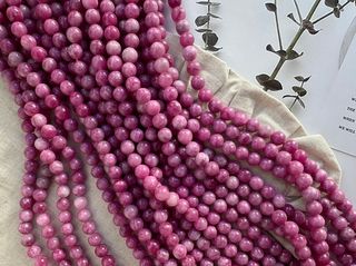 Нить бусин из тонированного кварца 8мм, гладкие