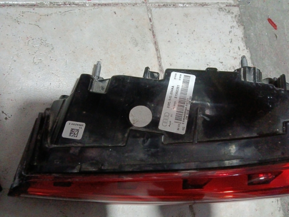 Задний LED фонарь (потоковый поворотник) Audi A4L B9 2016-2023