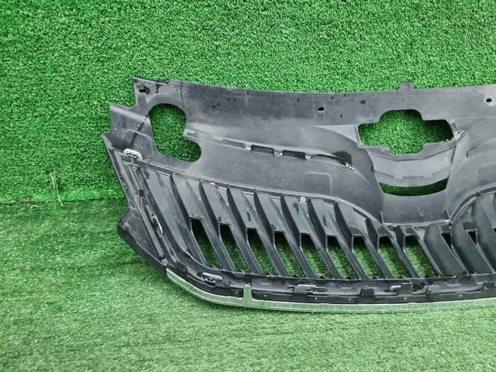 Решетка радиатора Skoda Rapid 1 (2012-2020)