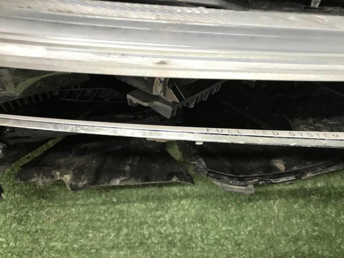 Битая Фара правая Volvo XC60 2 (2017-2021) LED