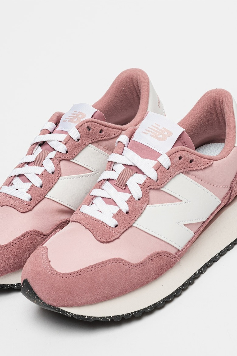 Кроссовки женские NEW BALANCE 237