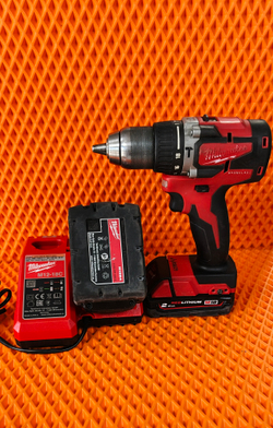 Аккумуляторная ударная дрель-шуруповерт Milwaukee M18 CBLPD-0