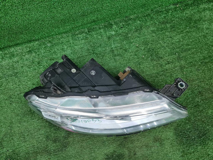 Фара правая Geely Atlas (2016-2022) галоген