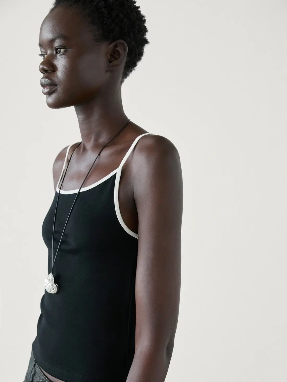 Massimo Dutti Хлопковый топ на бретелях с контрастной окантовкой, черный