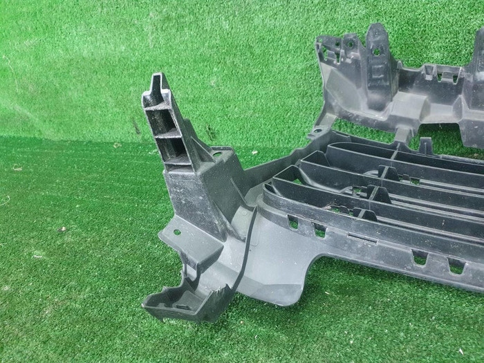 Решетка переднего бампера Porsche Cayenne 3 17-23