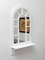 Зеркало настенное с полкой