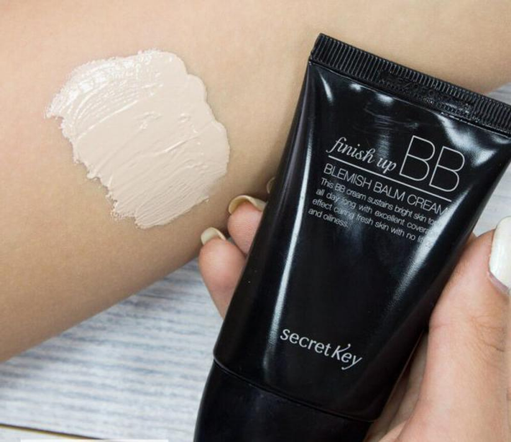 Secret Key. Матирующий ББ крем тройного действия для придания кожи естественного вида Finish Up BB Cream