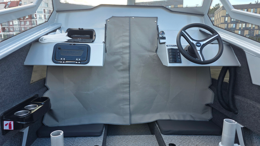 Шторка, закрывающая кабину