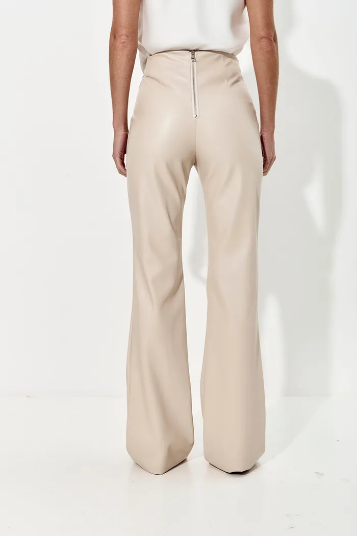 Брюки клеш из экокожи серо-бежевого цвета
