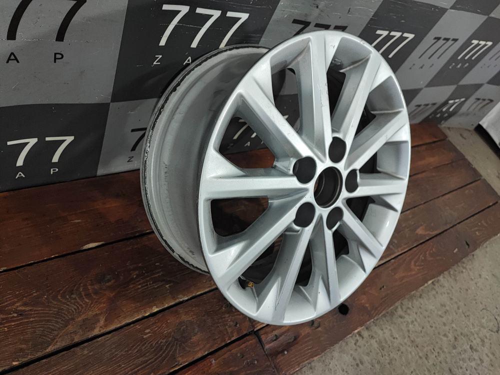 Диск колесный литой R16 Toyota Camry (XV50) 11-18 Б/У Оригинал 4261106A70