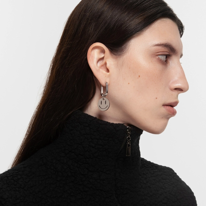 Моносерьга Ок, Не Весело