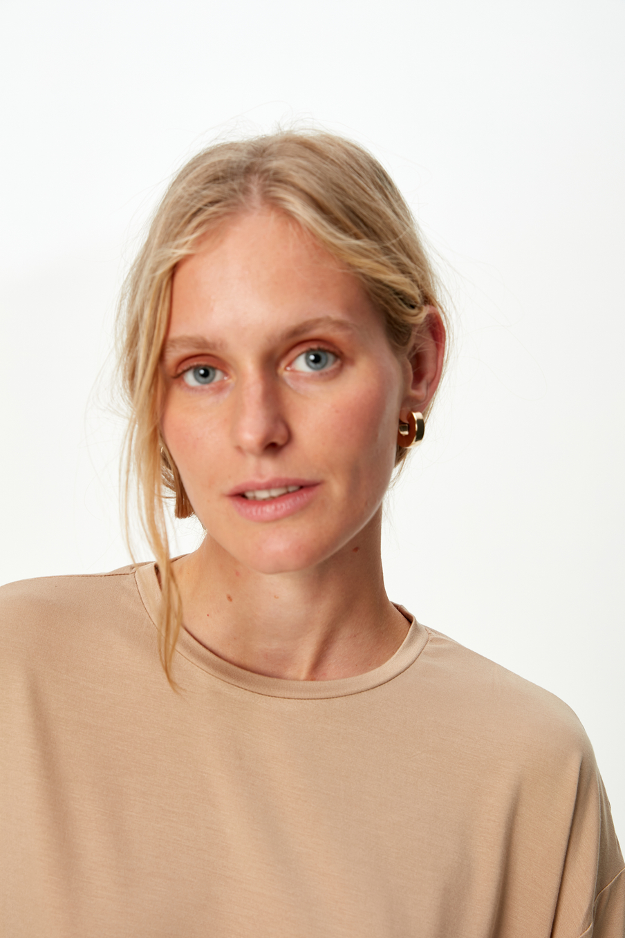 Свободная футболка из вискозы