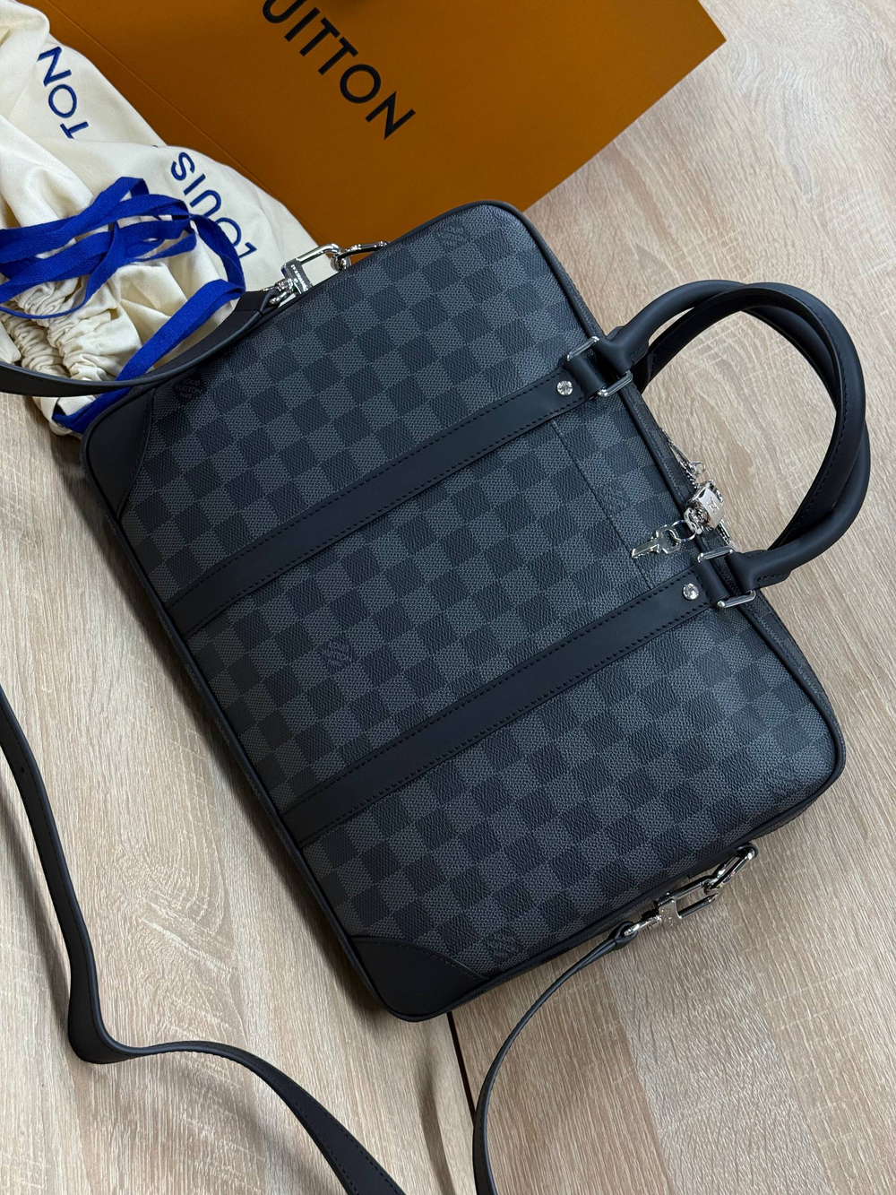 Портфель Louis Vuitton