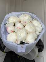 Букет 9шт белых пионов