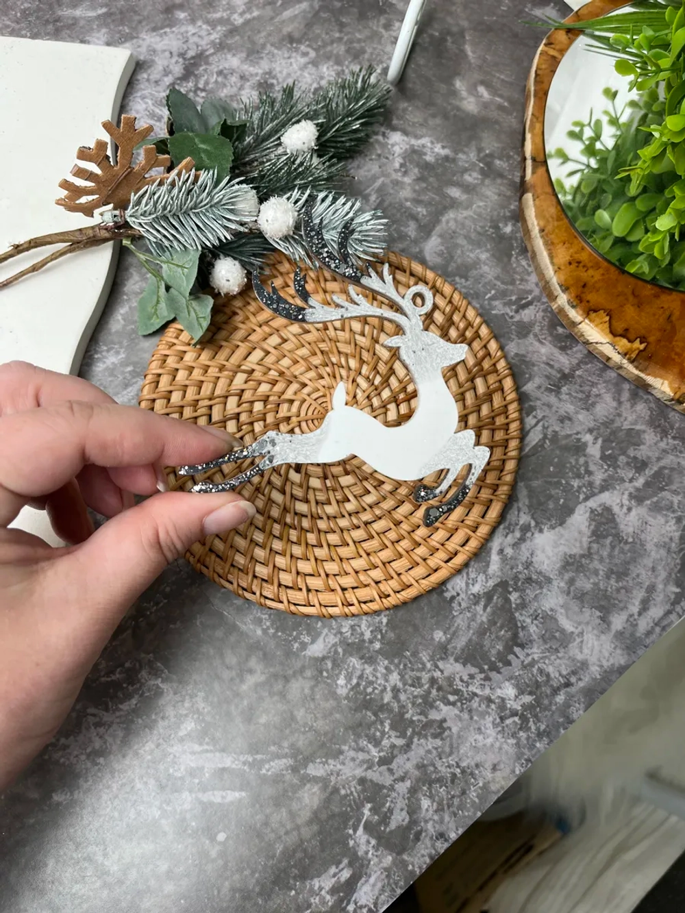 Новогодняя елочная игрушка Олень