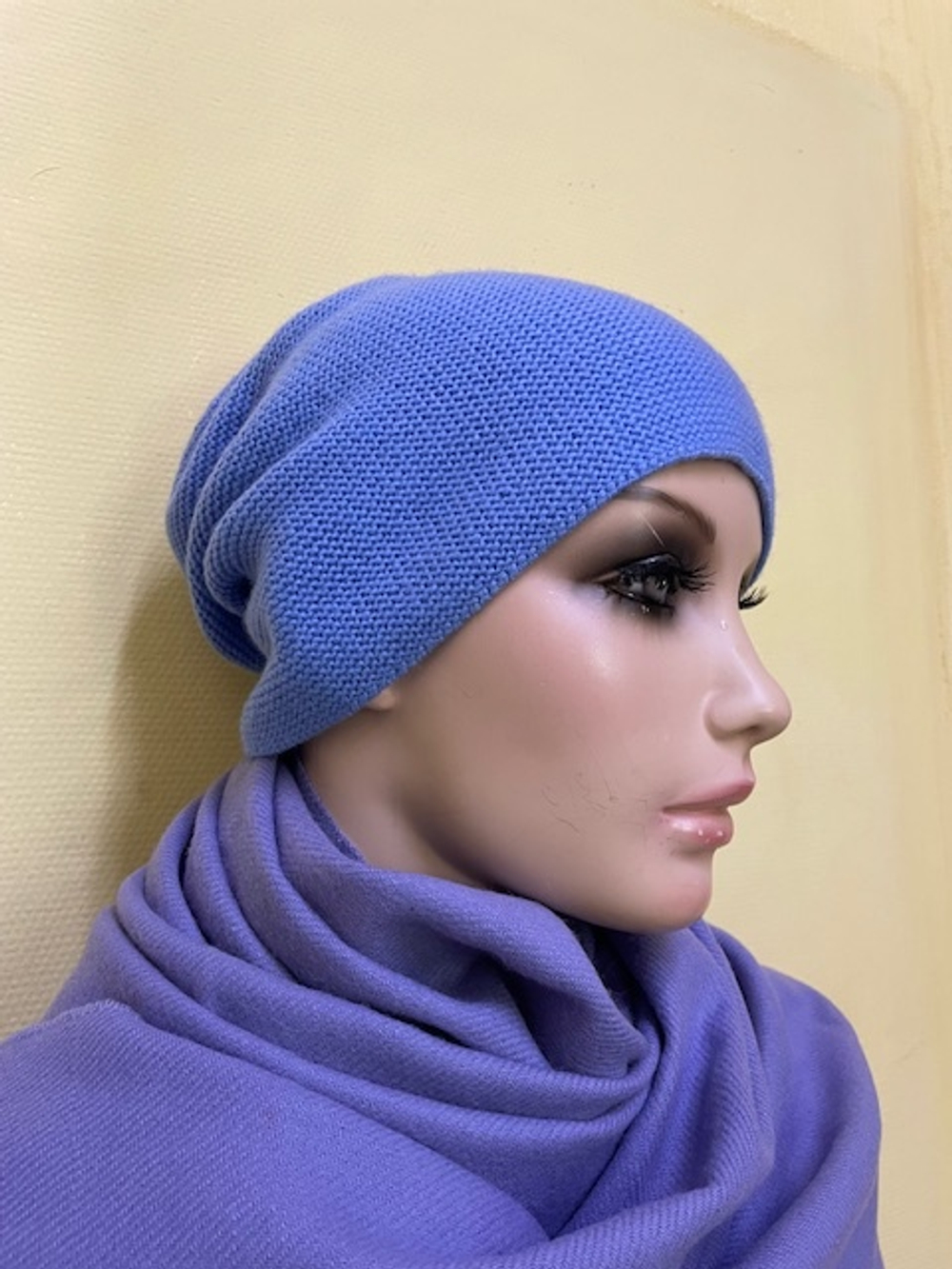 Шапка женская.