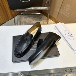 Лоферы Prada