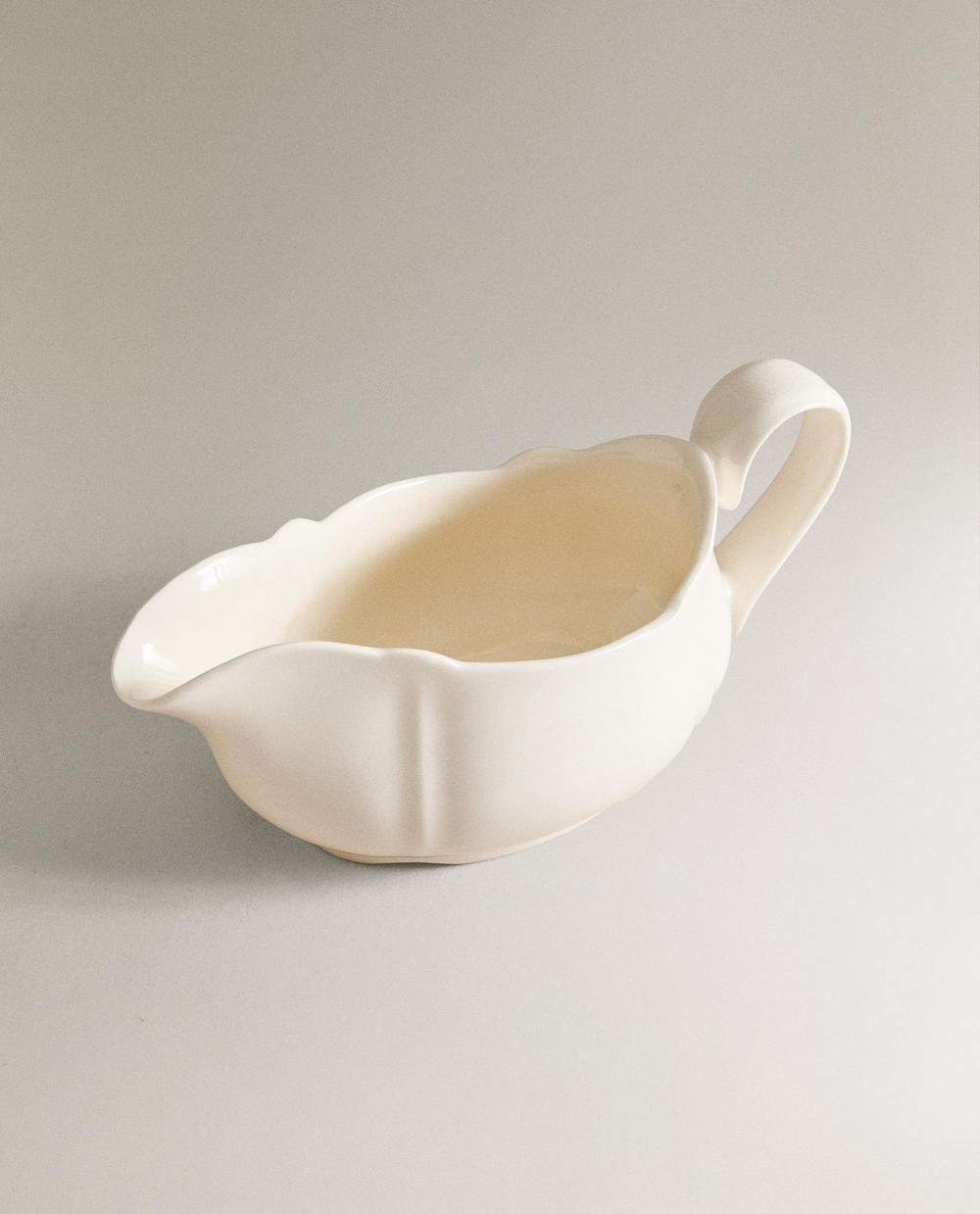 Zara Home блюдо сервировочное из фаянса, цвет бежевый, 22 см