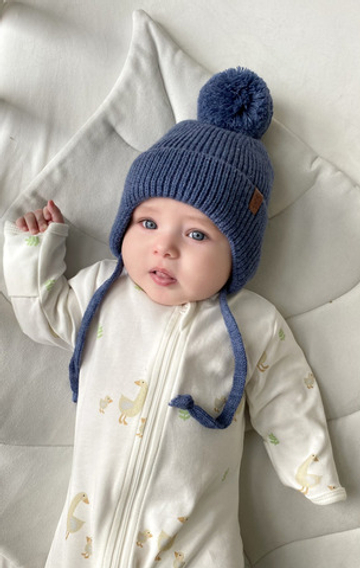 Шапка вязаная на завязках с помпоном (джинс)