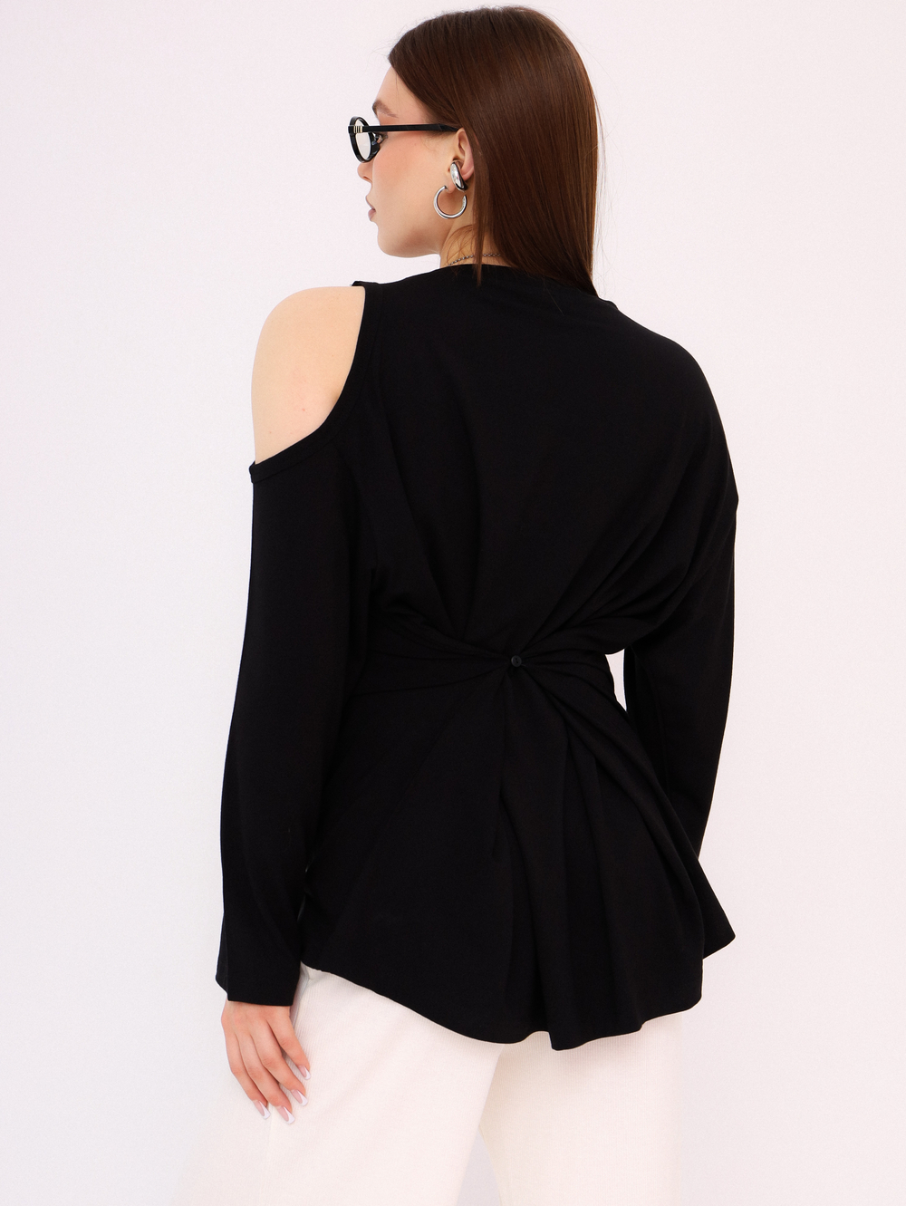 Лонгслив на одно плечо Вискоза, черный